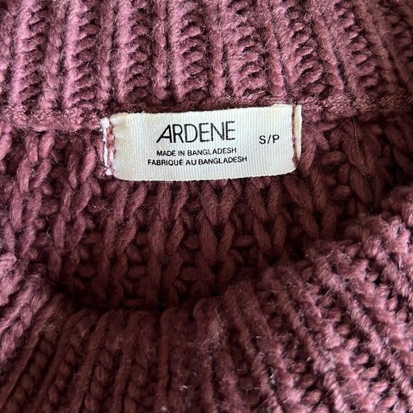 Plum cropped knit mock neck sweater - Picture 2 of 3
